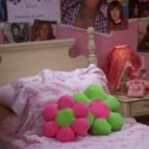 Meet your Posher, Cathe - Picture 1 of 4